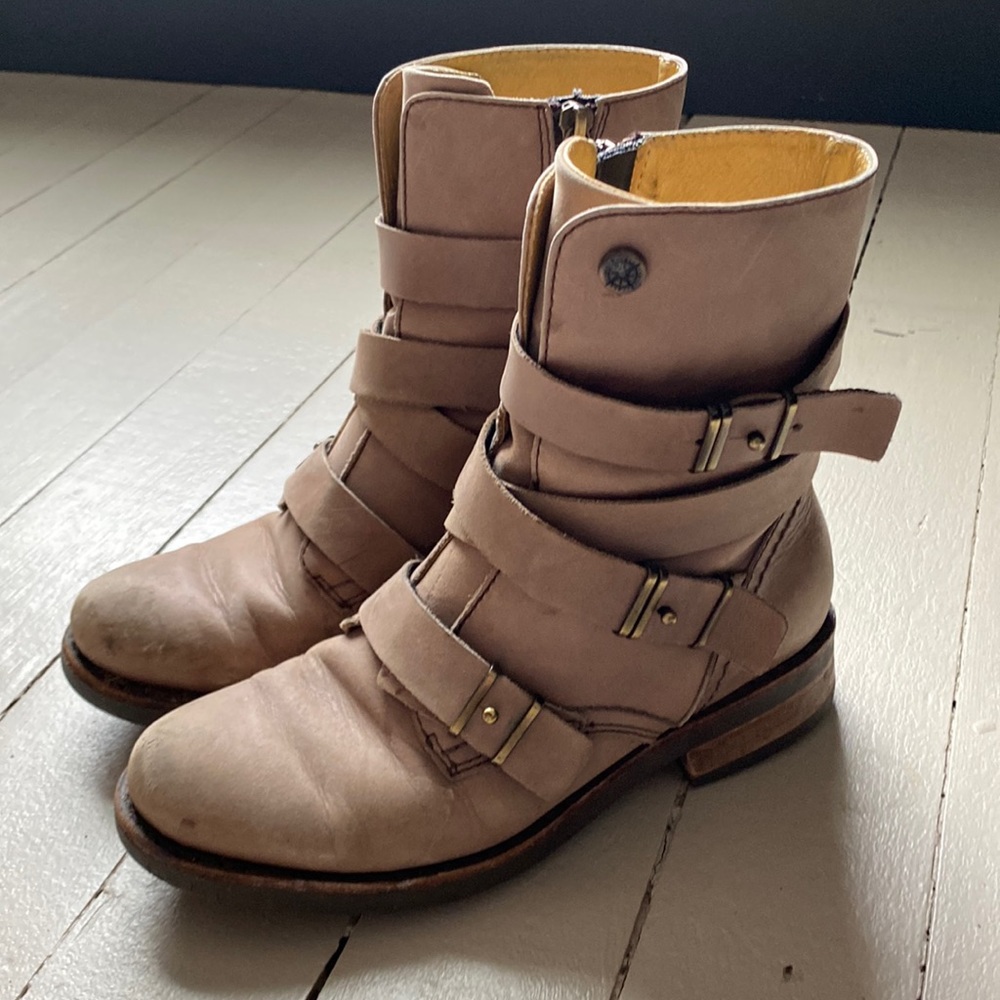 Bussola gray/taupe boots